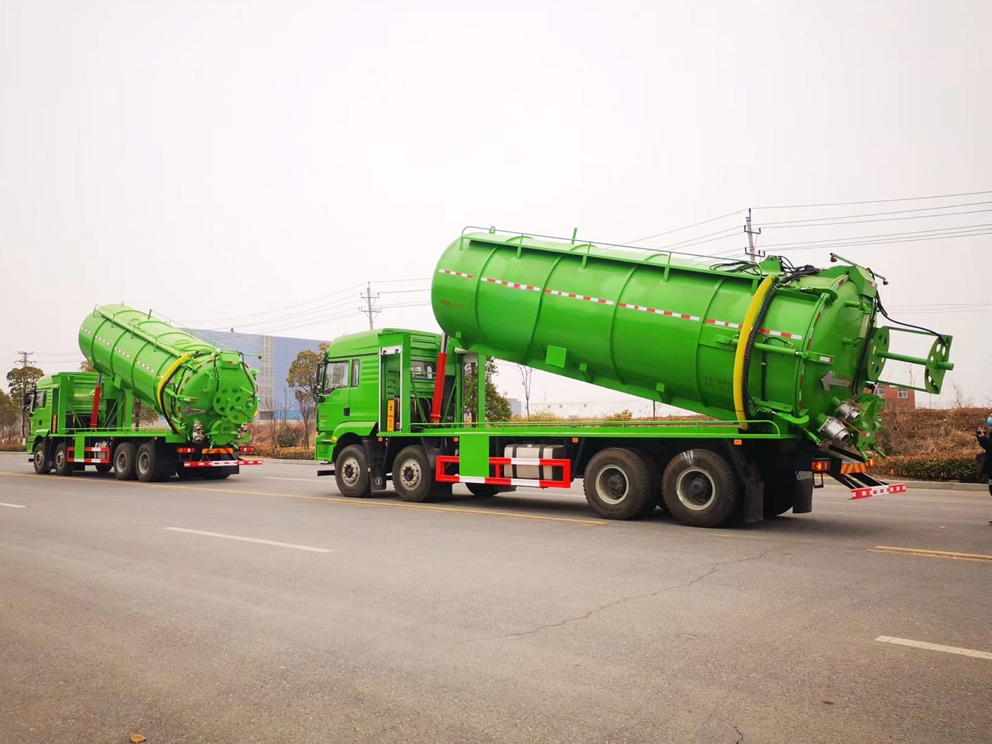 國六陜汽德龍前四后八30噸污泥運輸車圖片