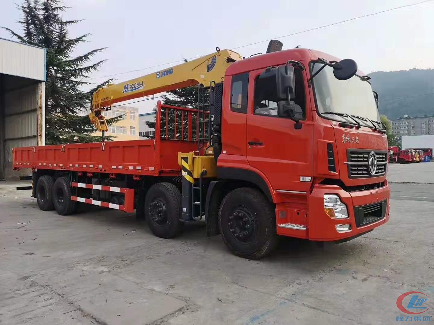 程力東風(fēng)天龍前四后八隨車(chē)吊